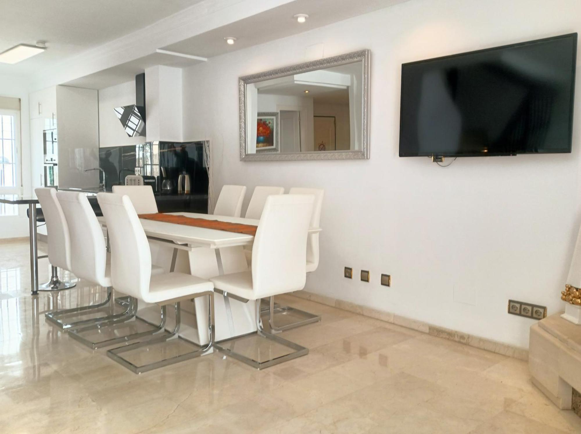 Townhouse Beachfront Costa, By Casa Del Sol Hr Chalet Benalmádena